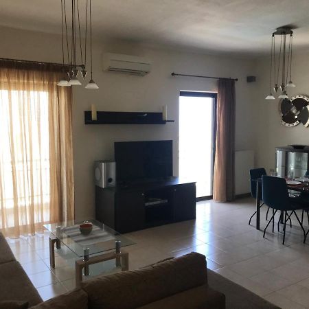 Apartment On The Beach With View Ретимно Екстериор снимка