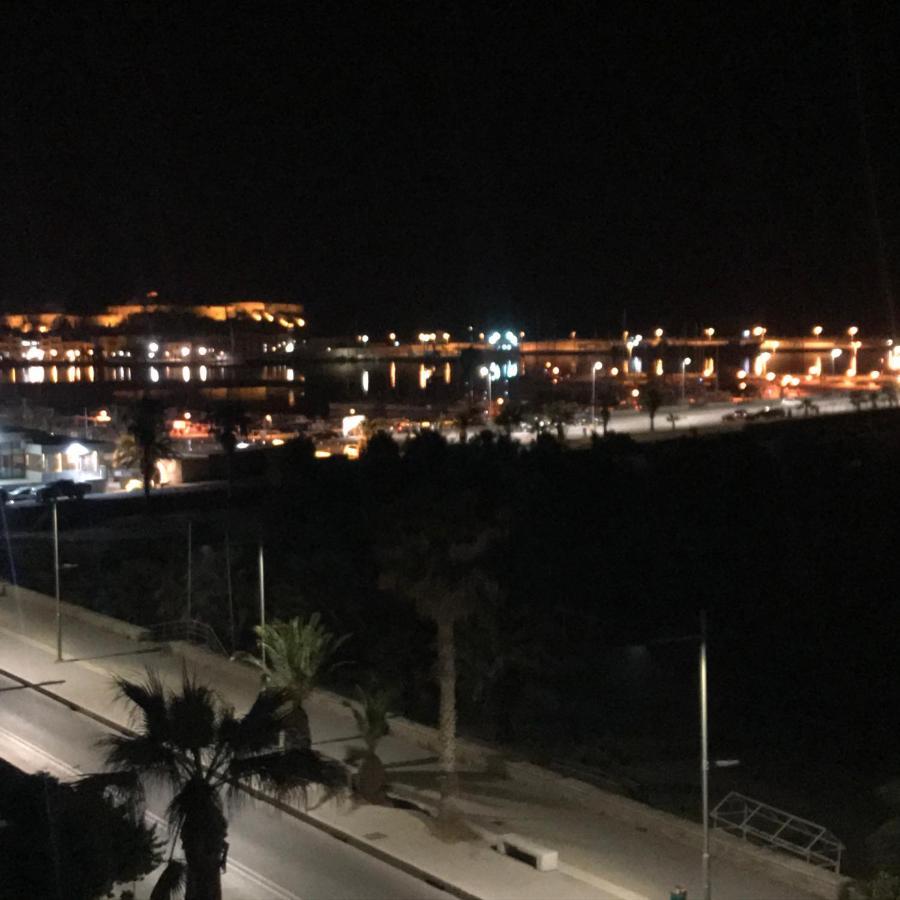 Apartment On The Beach With View Ретимно Екстериор снимка